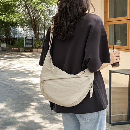 軽やかに、スマートに。毎日に寄り添うミニマルクロスボディバッグ